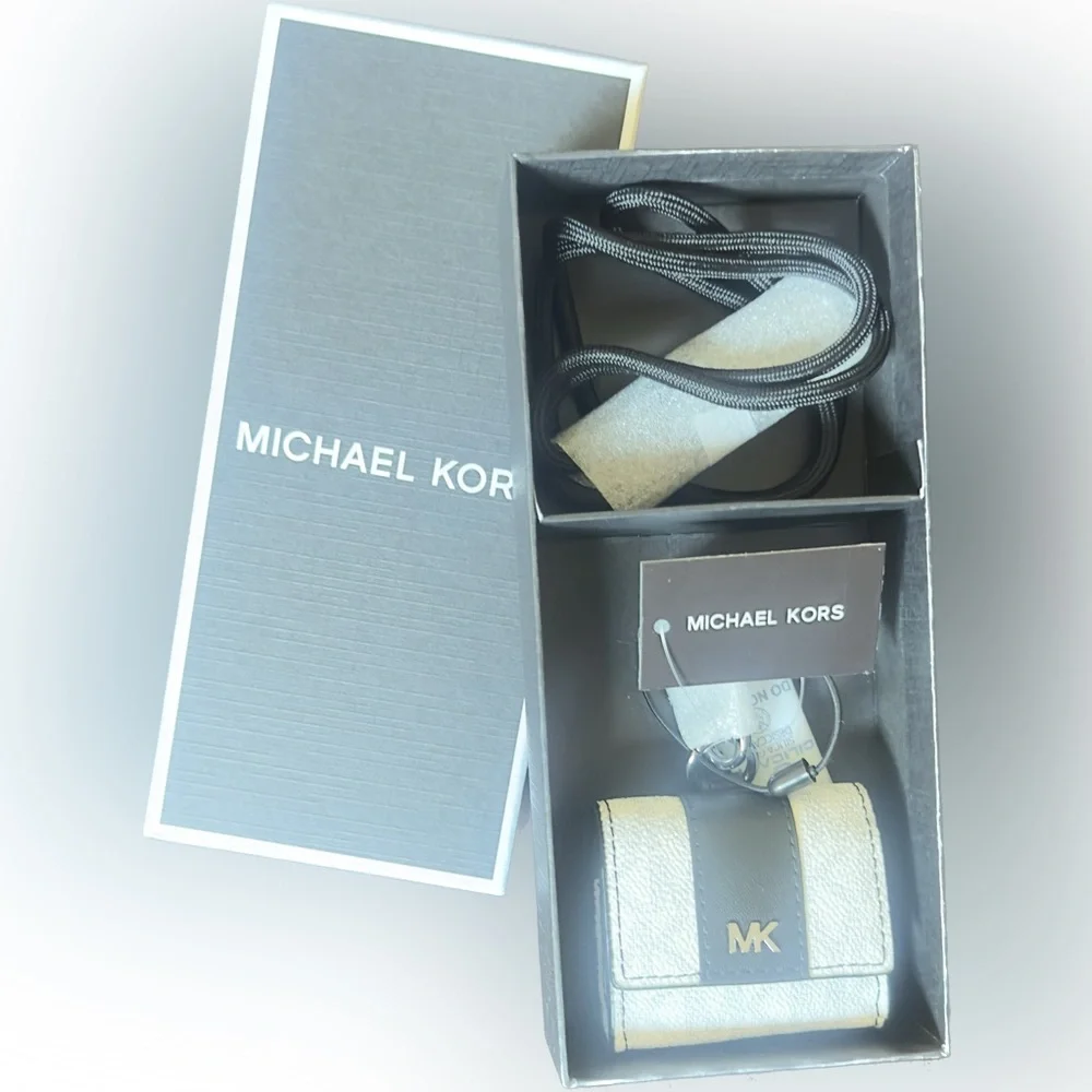 MICHAEL KORS Hudson Logo Lanyard Case for Apple AirPods Pro - Bright White